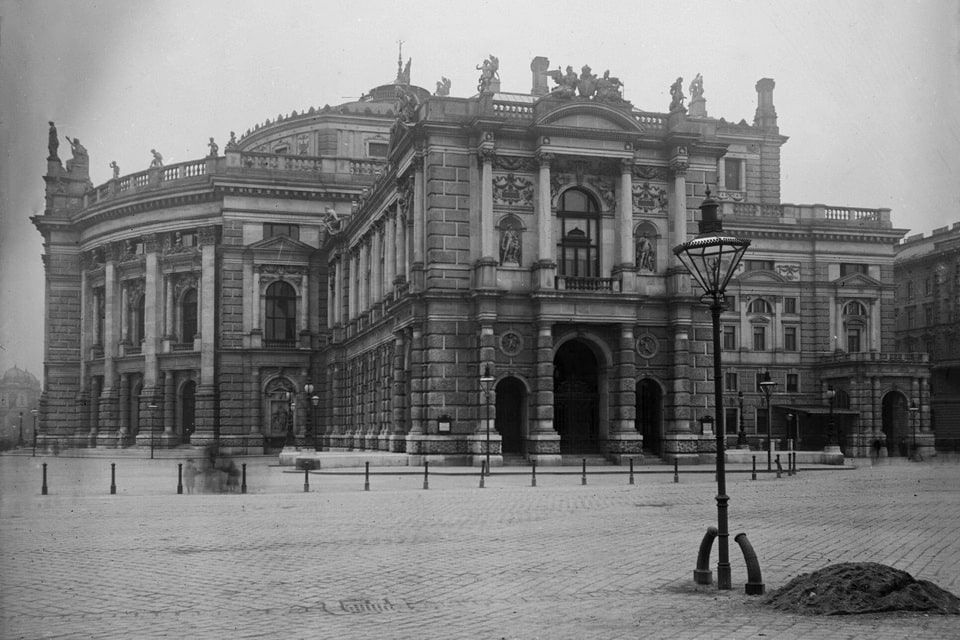 Burgtheater 1900 Hitler's Vienna