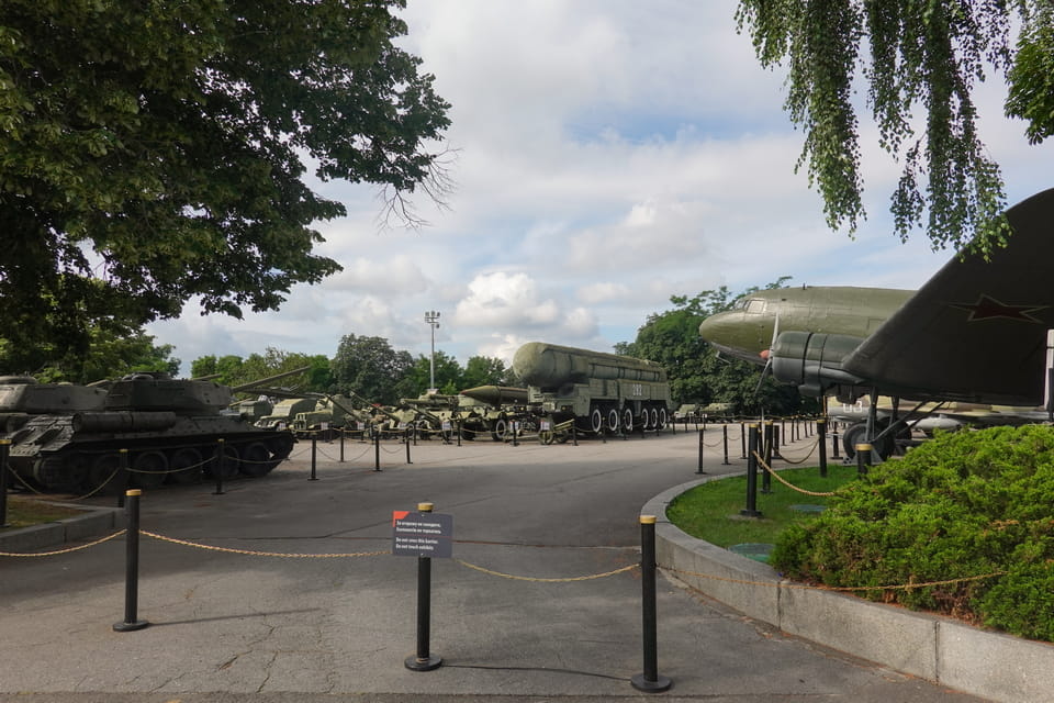 WWII Museum in Kyiv then and now