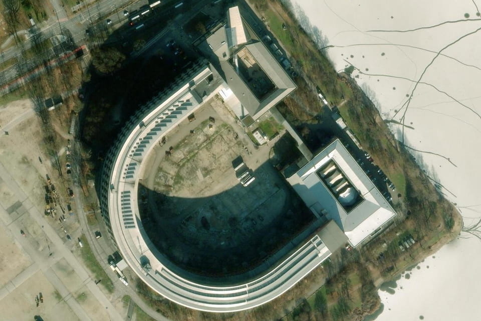 A satelite view of the former Congress Hall in Nuremberg and how it looks today