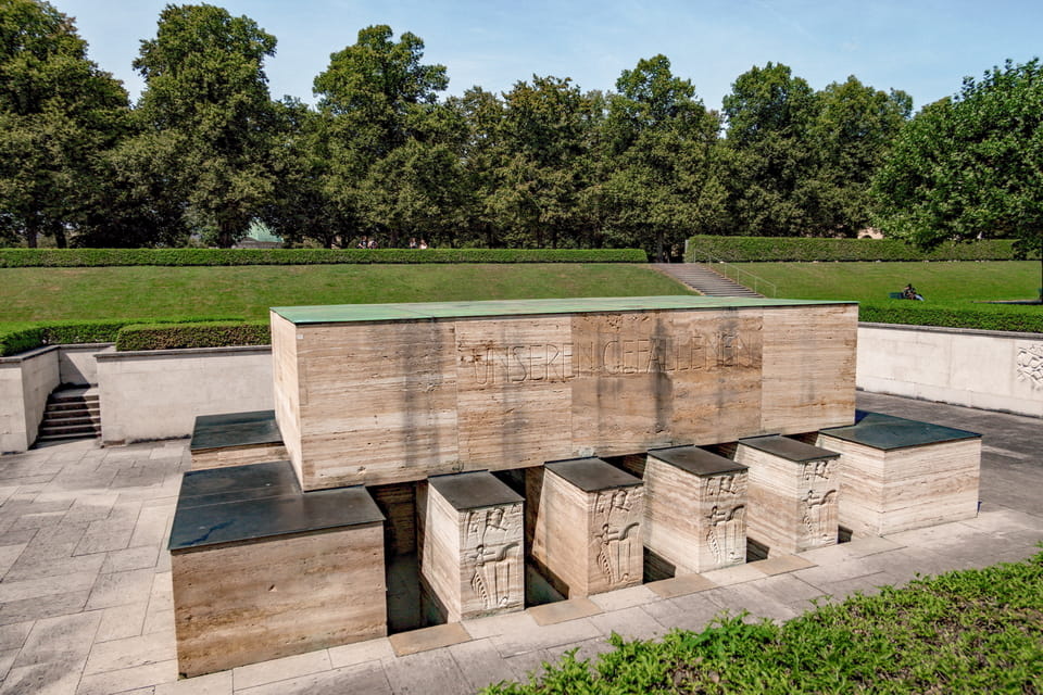 Kriegerdenkmal War memorial in Hofgarten (Munich) today
