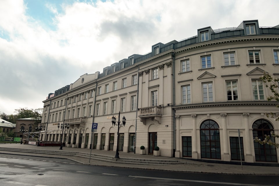the pianist where was it filmed Saski Hotel at Plac Bankowy 1