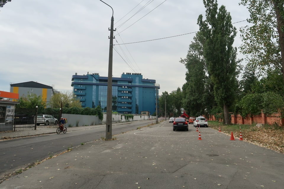 After the second barrier on Melnikova street, people were driven to Kagatna (later Hohlov Family) Street