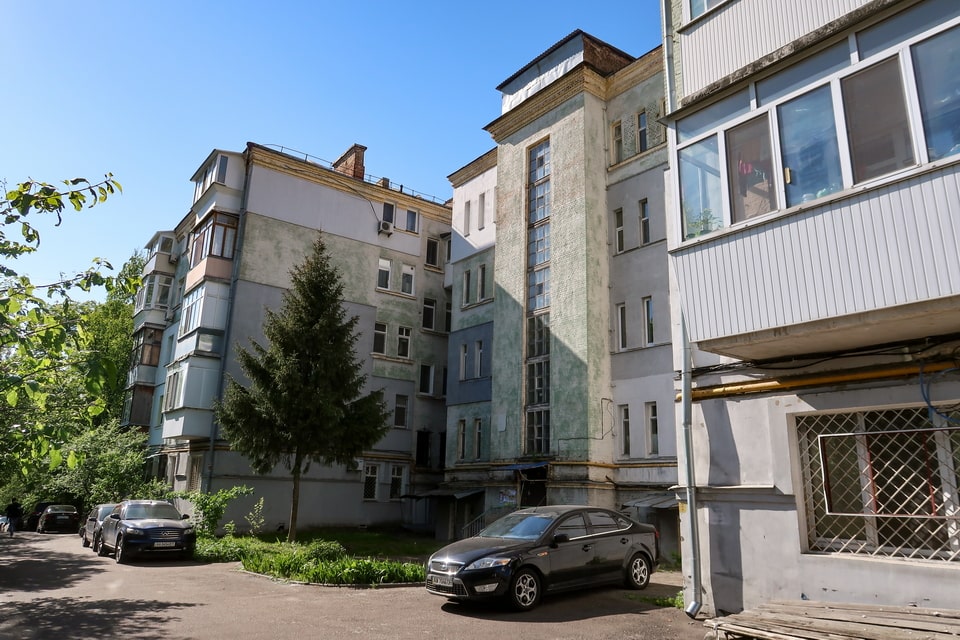 Melnikova Street 12 next to Babi Yar