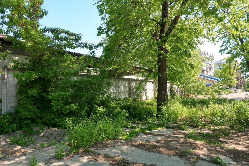 Garages near Babi Yar