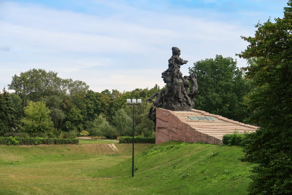 Babyn Yar (babi Yar) today: the location of the notorious September 1941 massacre Then and Now