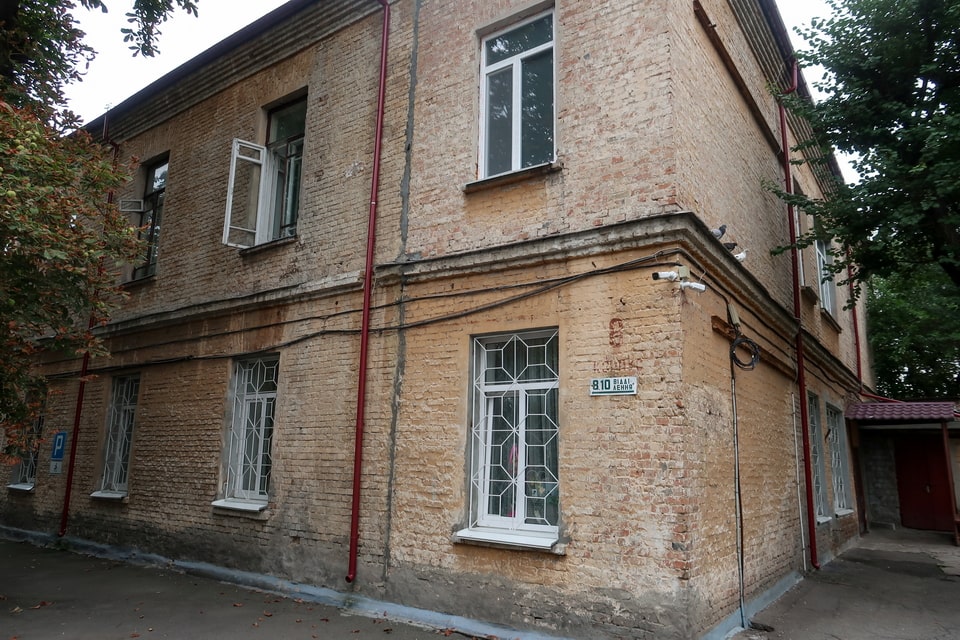 Pre-war buildings of Pavlov Mental Clinic (Cyril's Hospital), Kyiv — the same pavilions from which 308 Jewish patients were escorted to execution on 13 October 1941, personal photo