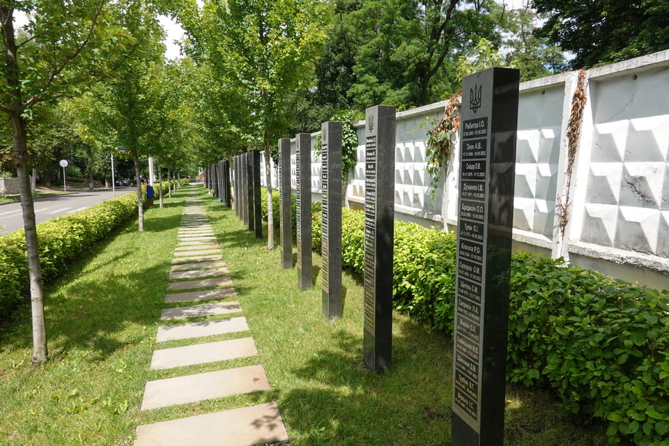 Commemmoration alley to the fallen Ukrainian soldiers