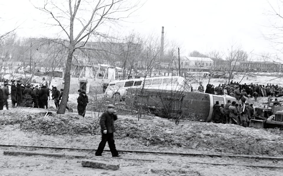 Kyivans clearing the aftermath of the Kurenivka disaster on 13 March 1961 — the flood killed an estimated 1,500 people after the Soviet dam at Babyn Yar collapsed