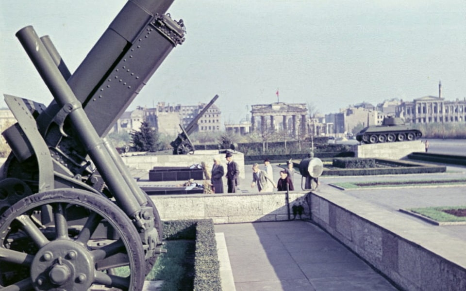 Tiergerten Soviet memorial in 1953