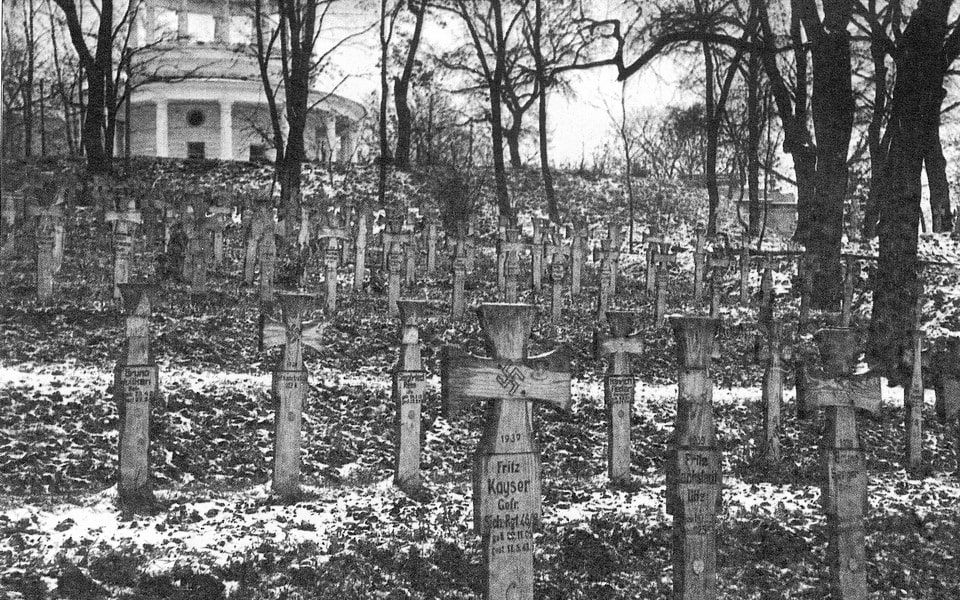 The cemetery of the 'heroes of the Wehrmacht' at the Askoldova grave, November 1943