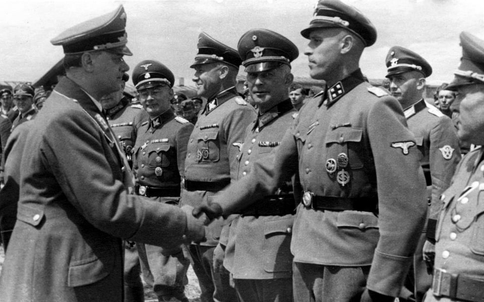 Alfred Rosenberg greetes the Police and SS officers