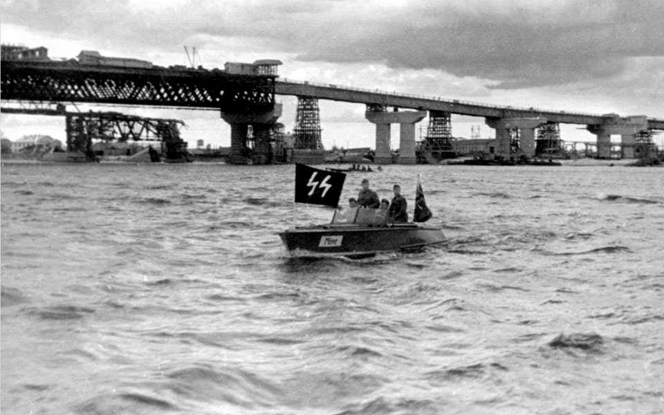 Alfred rosenberg in Kyiv and Dnipro river