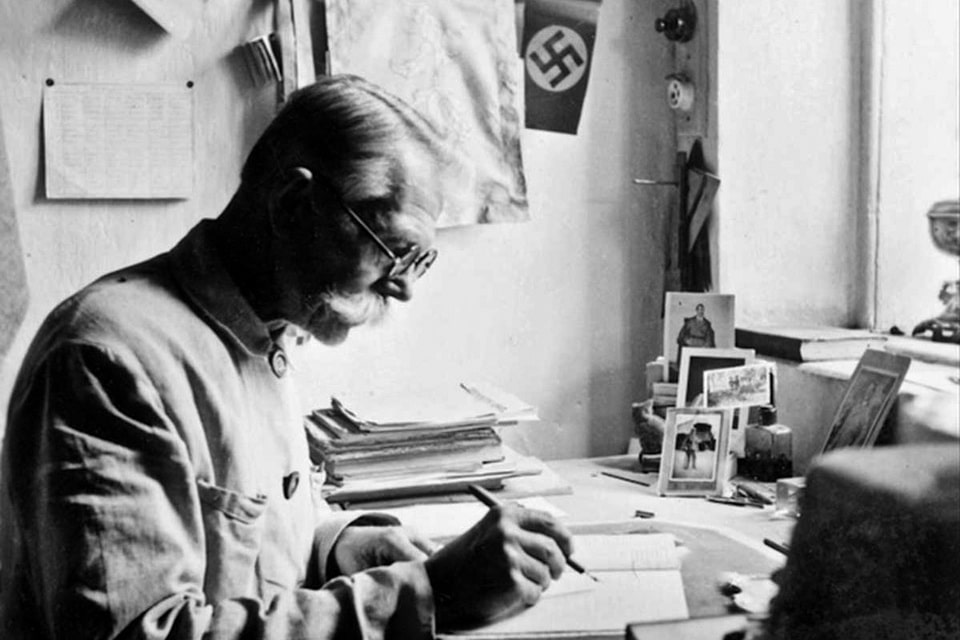 Teacher Mr. Epp of a school of Black Sea Germans in Blumengart. Mennonite settlement of east Prussian settlers northwest of Khortytsia Island. Chortitza Colony near Zaporizhia. 1943