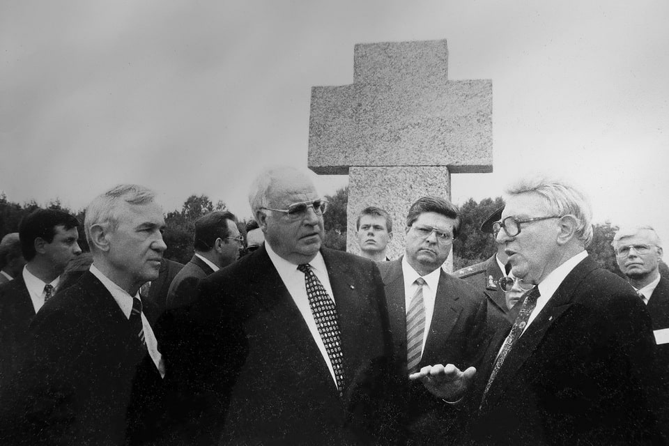 German Chancellor Helmut Kohl in Kyiv Ukraine