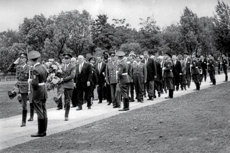 German delegation in Kyiv 1996