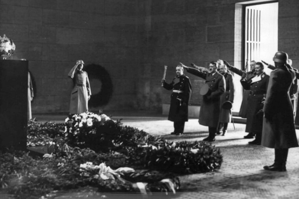 Adolf Hitler lays a wreath in Berlin's memorial for the 1940 Heldengedenktag 10.03.1940