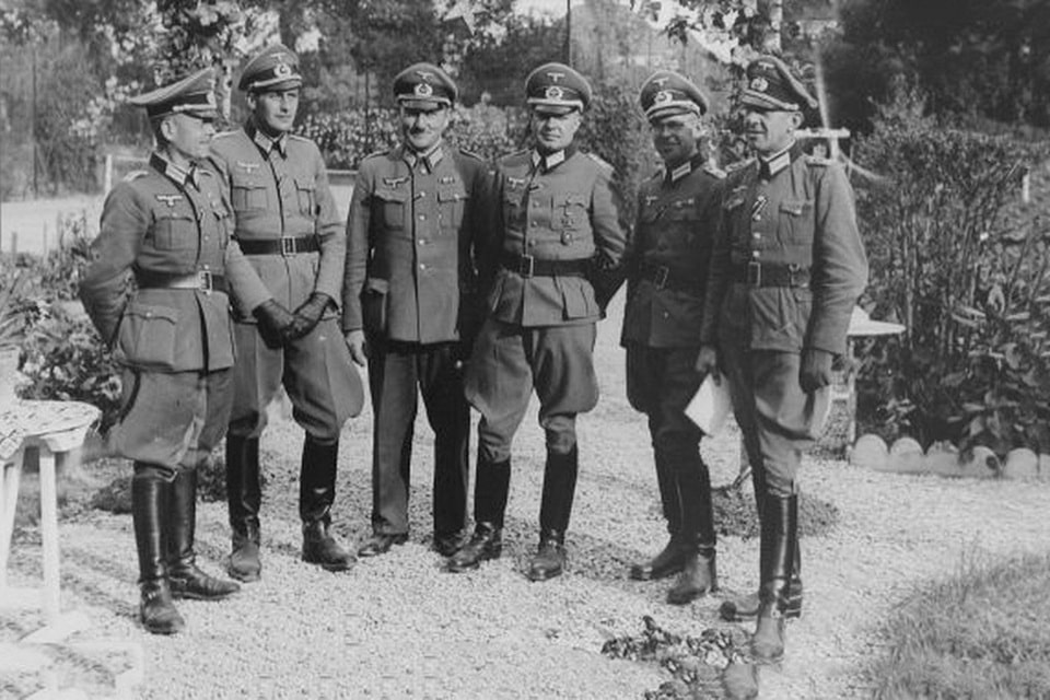 A group of Wehrmacht «Graboffiziere» (grave officers) — personnel responsible for registering fallen soldiers and establishing field cemeteries on the Eastern Front