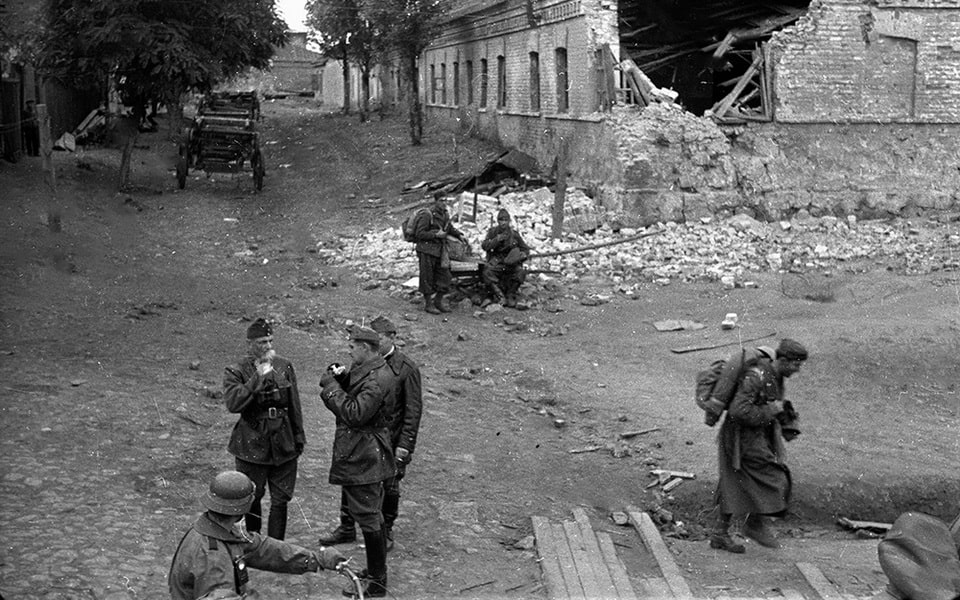 German soldiers on the streets of Dnipropetrovsk