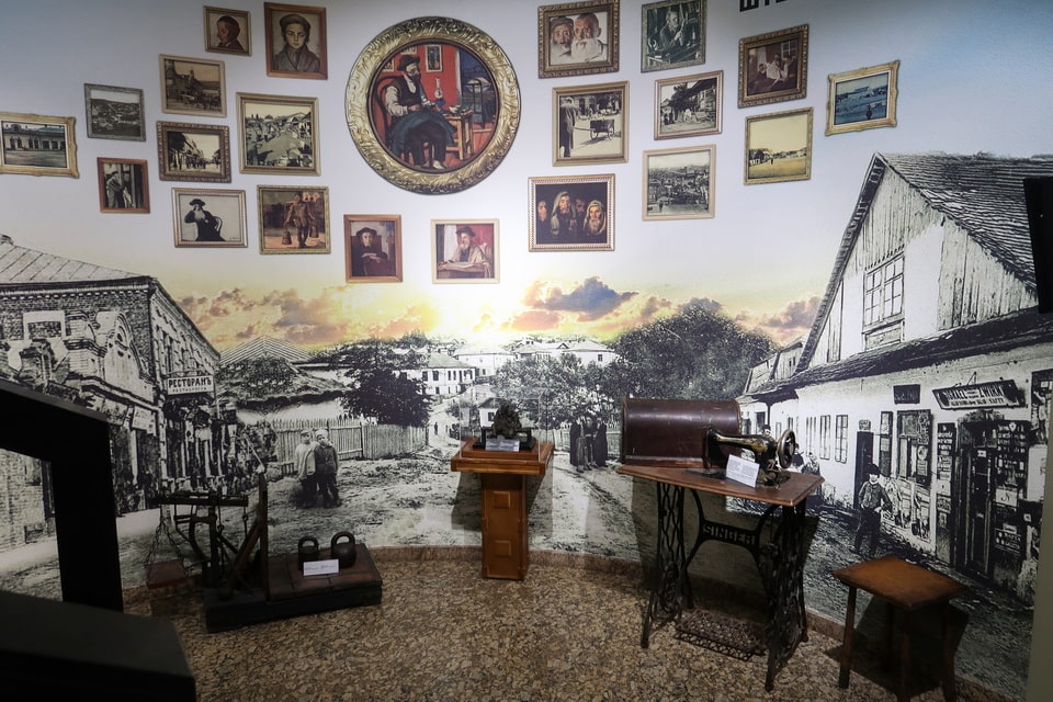 Exhibition piece at the Jewish history museum in Dnipro (Menorah Centre) — documenting the pre-war Jewish community of Dnipropetrovsk, personal photo October 2023