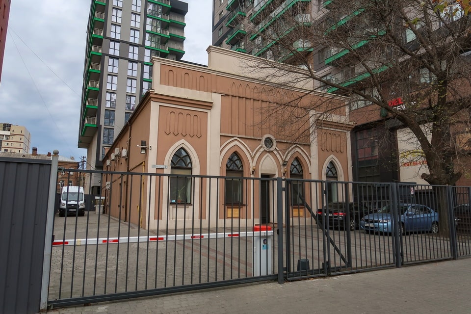 a synagogue on Zheleznaya Street Dnipro
