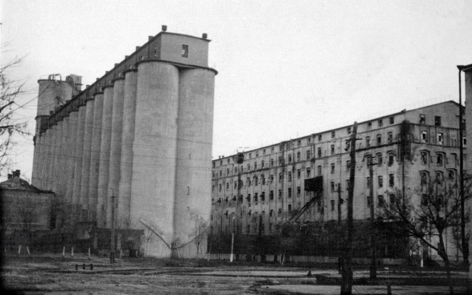 The grain elevator
