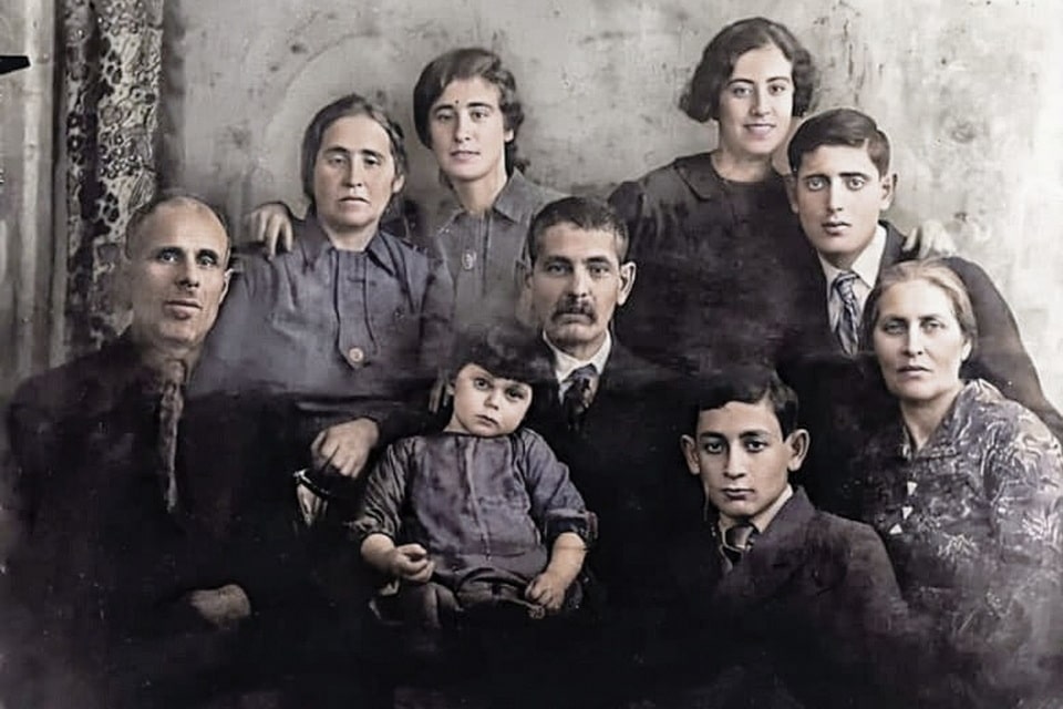 Group photograph of Sonia Dubinski , Dnepropetrovsk