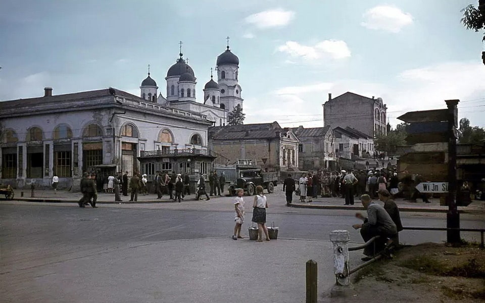 Color photograph of Dnepropetrovsk in 1943