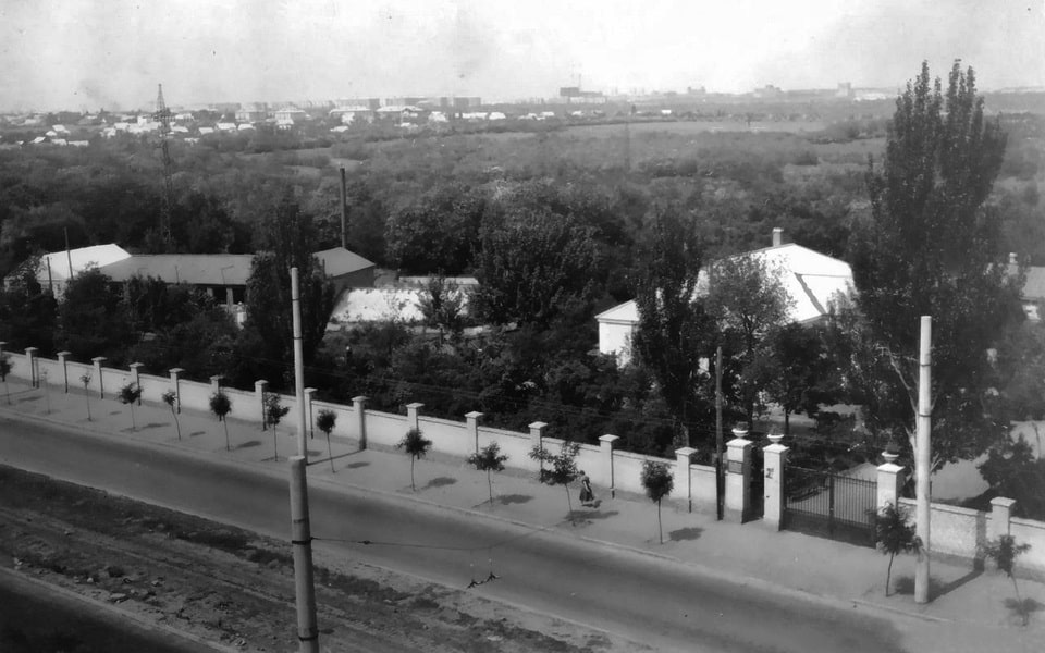The Botanic Garden of Dnipropetrovsk and the killing location of the Jewish community