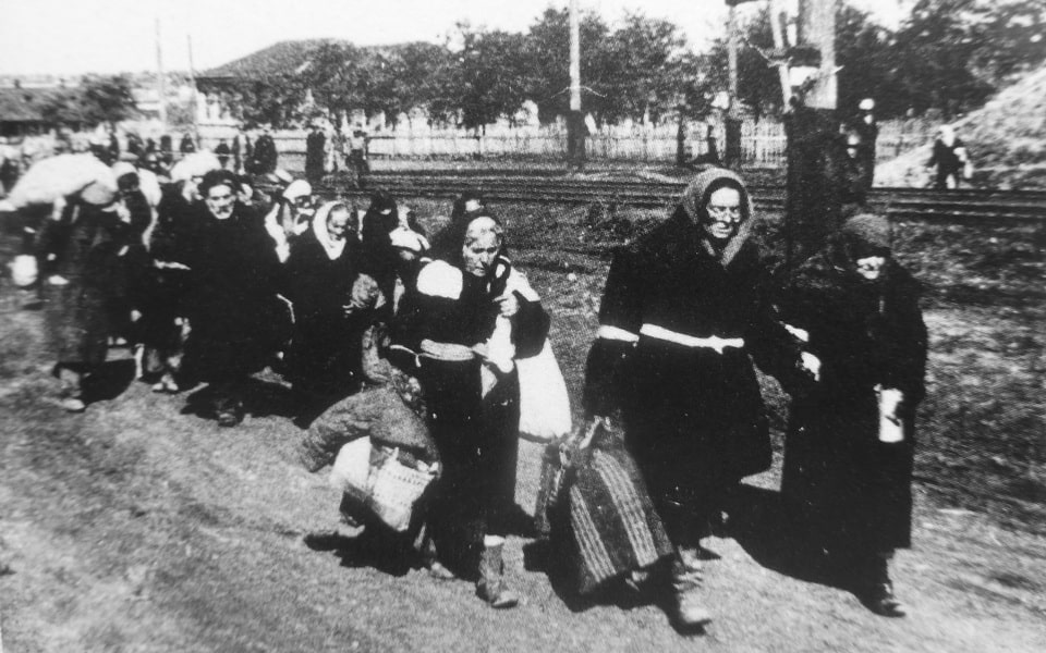 A column of Jews escorted to the execution site near Kryvyi Rih (Кривий Ріг) in the Dnipropetrovsk region, October 1941 — first killings by Einsatzkommando 6 of Einsatzgruppe C