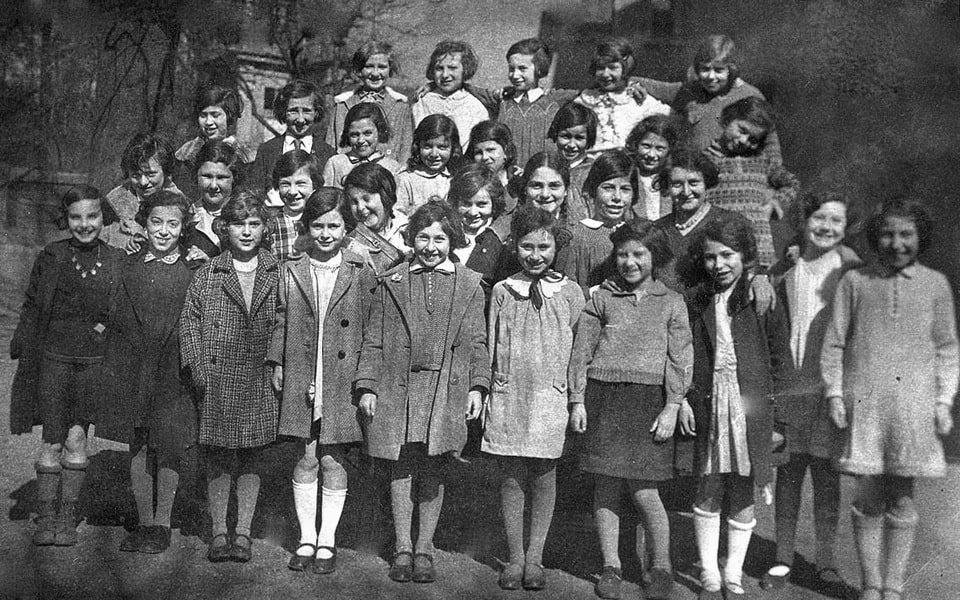 Frankfurt, Germany, 1931, Jewish schoolgirls_