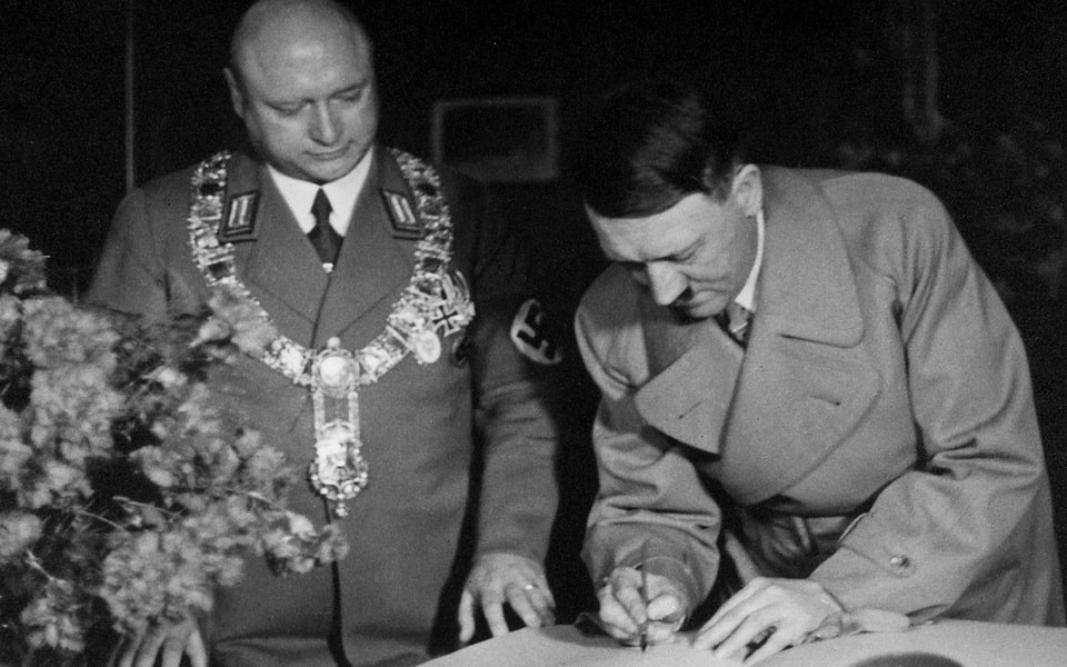 Hitler and Frankfurt Mayor Friedrich Krebs at Römer City Hall, March 31, 1938 — the day Hitler signed the city's Golden Book and received honorary citizenship