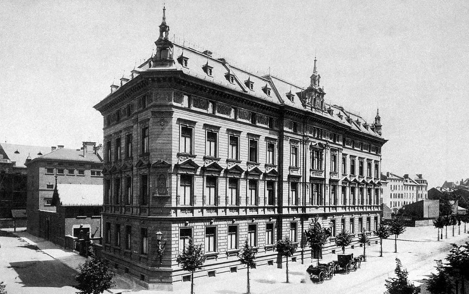 Frankfurt police headquarters building, around 1888 — later occupied by the Gestapo, which was headquartered at Lindenstraße 27 and coordinated all Jewish deportations from the city