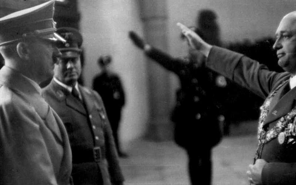 The mayor of Frankfurt welcomes the Führer in the town hall 1938