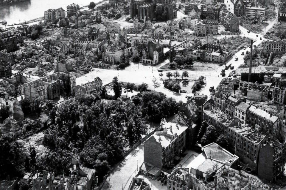 Frankfurt in ruins 1945