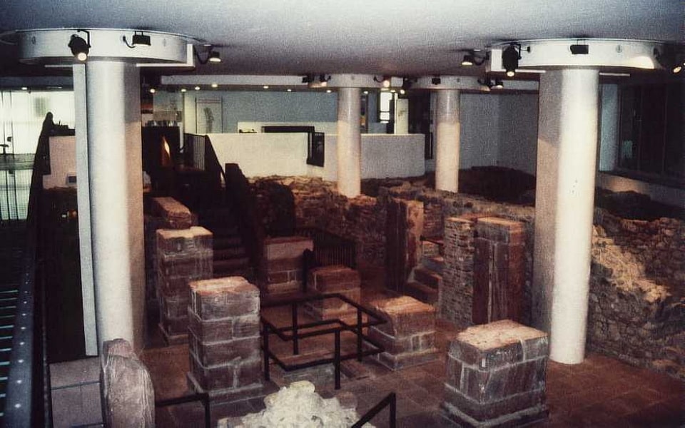 Permanent exhibition of the selected ruins in the Judengasse Museum, photography August 1999
