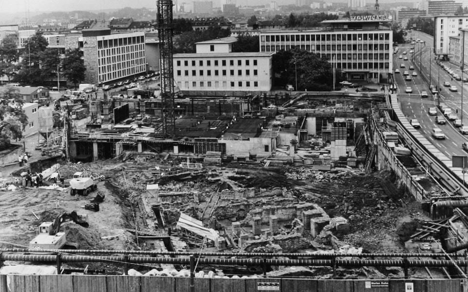 View of the excavations at Frankfurt’s Börneplatz in 1987, where foundations of the Jewish ghetto were found.