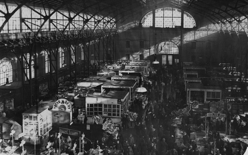 March 1934 , Interior of Hala Mirowska.
