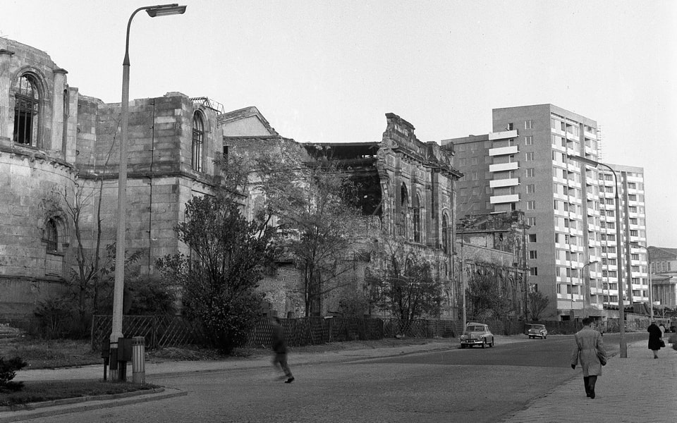 Remains of the bank before demolition, 1960s