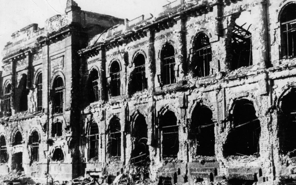Warsaw. After the uprising. Bielańska Street - the building of the Bank of Poland, 1945