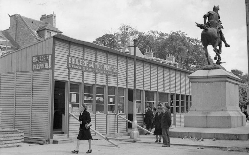 Temporary wooden stores, Place Saint-Martin in Caen _
