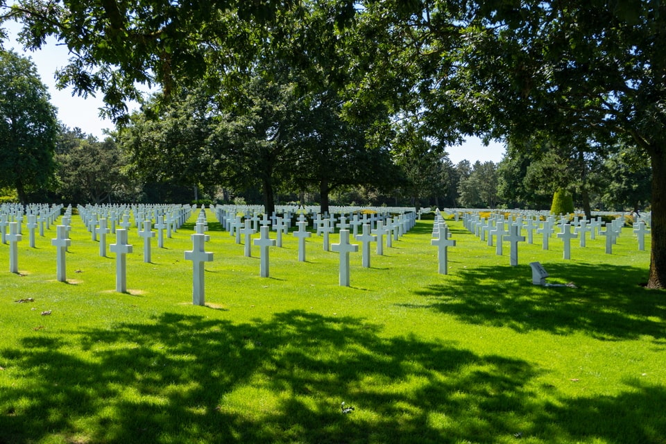Normandy American Cemetery at Colleville-sur-Mer today — 9,388 graves overlooking Omaha Beach, free to visit