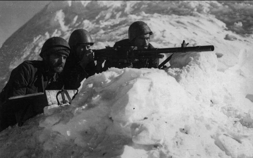 Italian machine gunner Greko-Italian war 1940