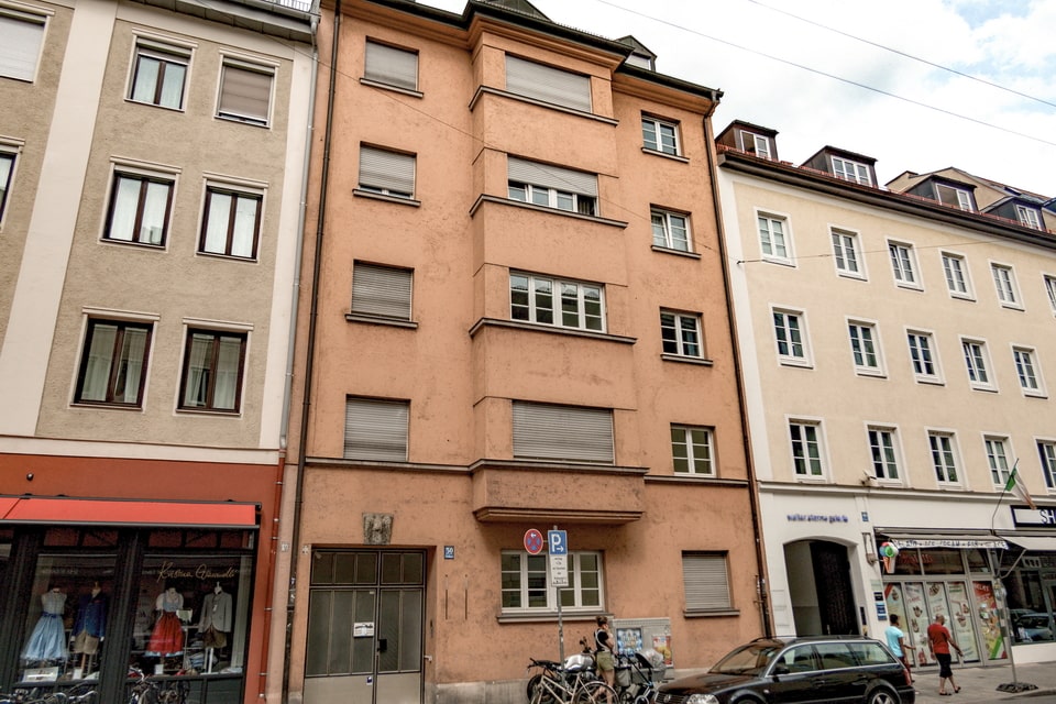 SCHELLINGSTRASSE 50 (1919-1929). PHOTO STUDIO AND THE NSDAP HQ