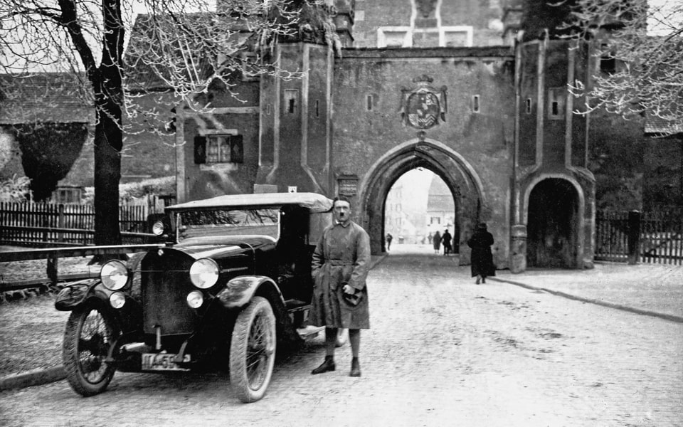 Hitler outside the Landsberg city gate after his release from prison, 20 December 1924