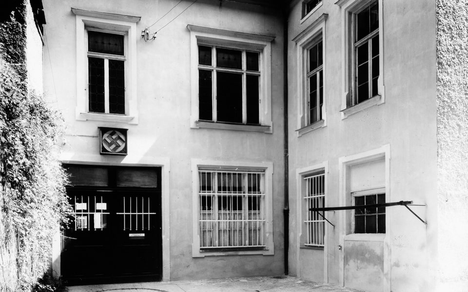 The courtyard of Schellingsstrasse 50 in 1926