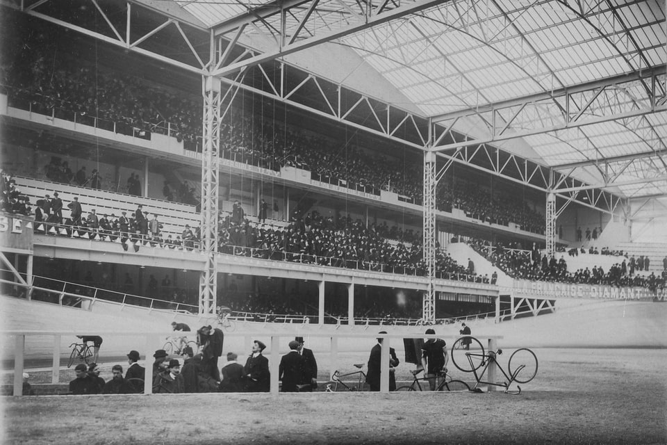 The inauguration of the Winter Velodrome (1910)