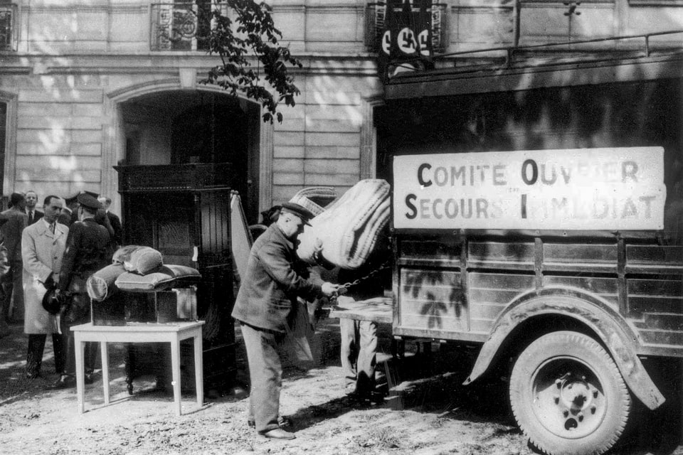 Paris, France, Confiscating furniture belonging to Jews, 22.04.1941