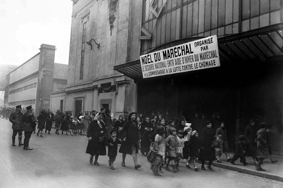 In December 1941, The Marshal's Christmas was organized at the Vélodrome d'Hiver for Parisian children