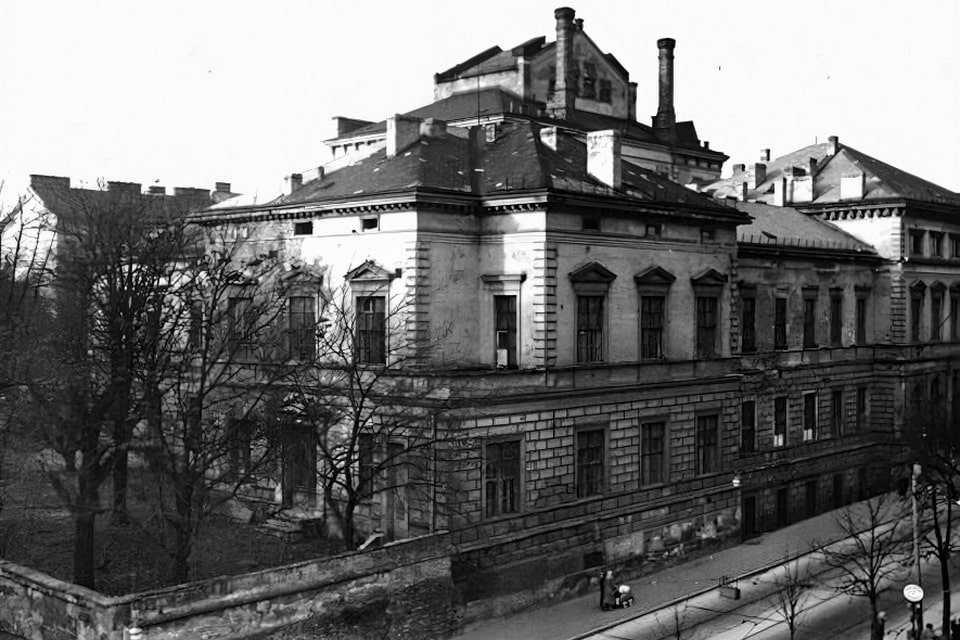 The Rothschild Hospital in 1954