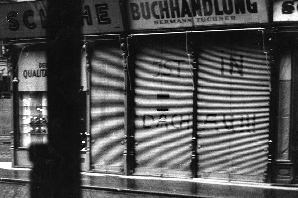 In Dachau!!! A Jewish-owned bookstore locked up and defaced, Vienna 1938